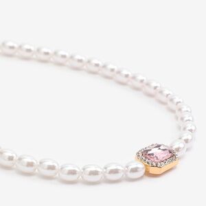 Pearl Necklace with Center Stone